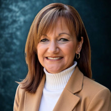 Lisa-Ratledge-220×220